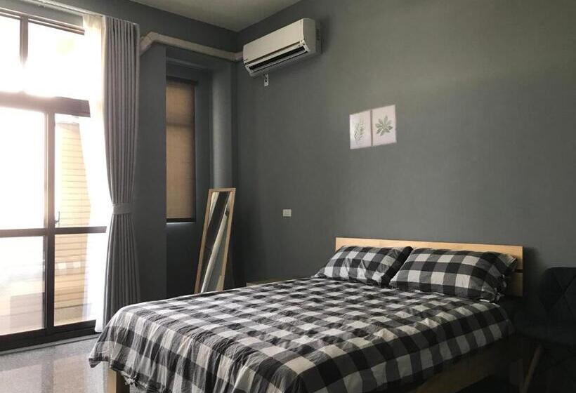 اتاق استاندارد با سرویس بهداشتی مشترک, Hello Guesthouse