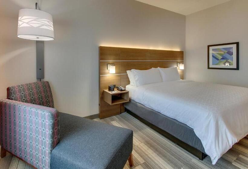 带大床的标准间, Holiday Inn Express & Suites   Nashville Metrocenter Downtown, An Ihg