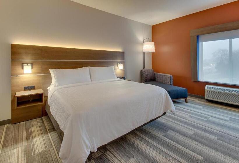 חדר סטנדרט עם מיטת קינג, Holiday Inn Express & Suites   Nashville Metrocenter Downtown, An Ihg