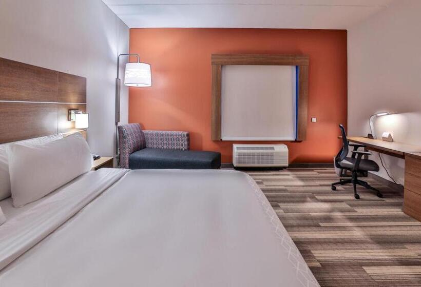 适合残疾人士使用的带超级大床的标准间, Holiday Inn Express & Suites   Nashville Metrocenter Downtown, An Ihg