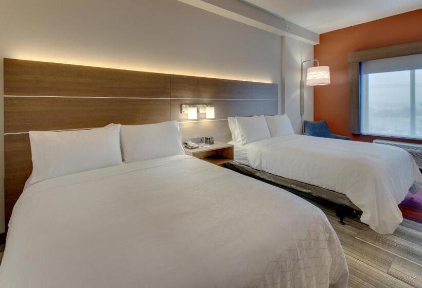 חדר סטנדרט מותאם לאדם עם מוגבלויות, Holiday Inn Express & Suites   Nashville Metrocenter Downtown, An Ihg