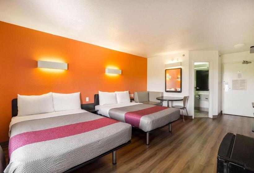 חדר סטנדרט לארבעה, Motel 6 Augusta, Ga