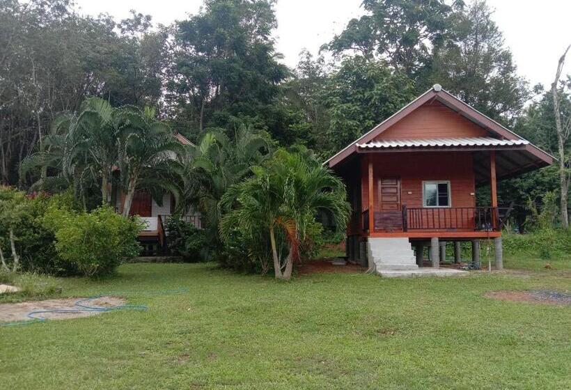 Deluxe Bungalow, Cha Bungalow