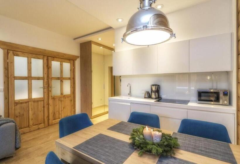 Апартаменты 2 Спальни с Бассейном, Aparthotel Giewont