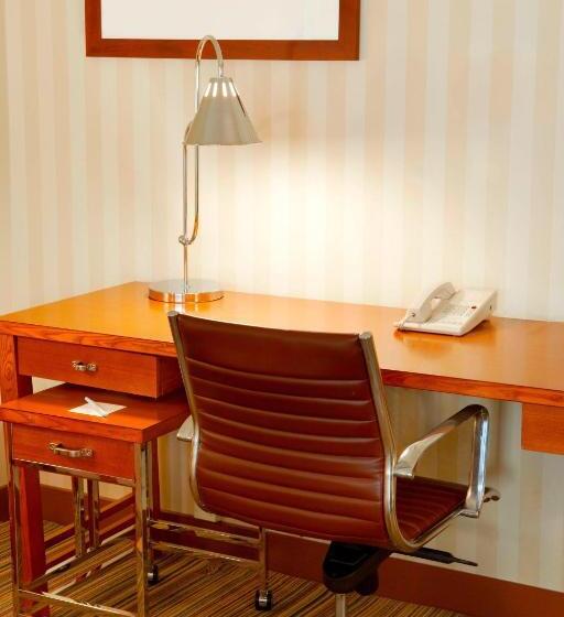 장애인을 위한 킹사이즈 침대 스탠다드 룸, Four Points By Sheraton Los Angeles International Airport