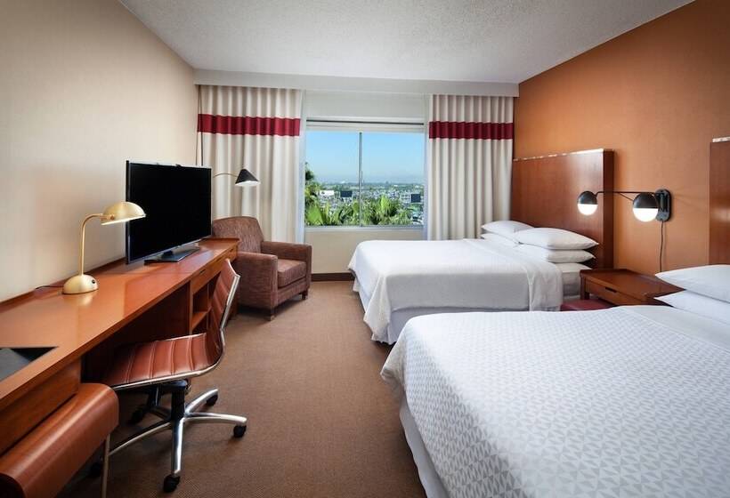 带2个双人床的标准工作室, Four Points By Sheraton Los Angeles International Airport