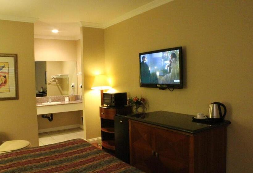 Стандартный Номер Кровать Кинг, Garden Inn