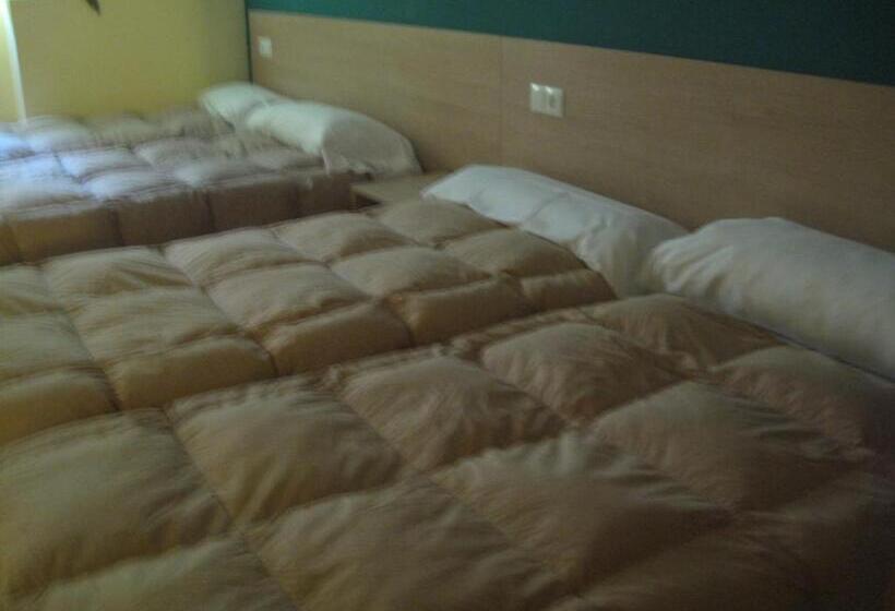 スタンダード４人部屋, Hostal Ducal Ii