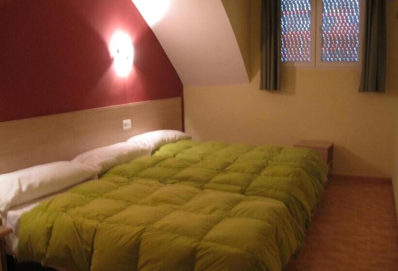 Номер Стандарт Трехместный, Hostal Ducal Ii
