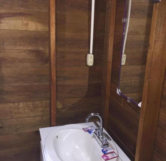 اتاق استاندارد با چشم‌انداز, Matus Guest House
