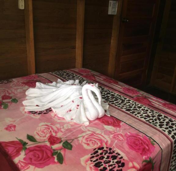 اتاق استاندارد با چشم‌انداز, Matus Guest House