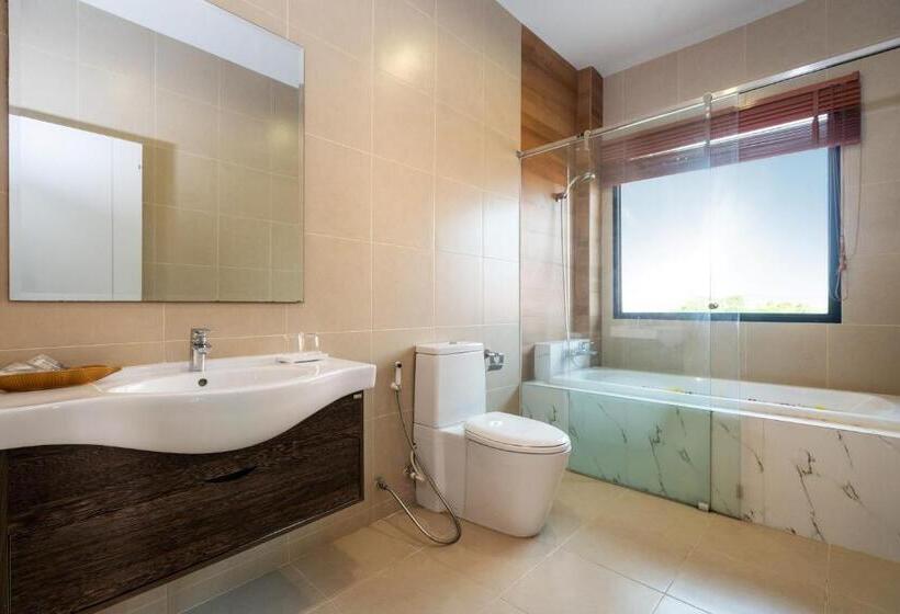 Habitació Deluxe Vista Piscina, The Thames Pool Access Resort & Villa   Sha Extra Plus