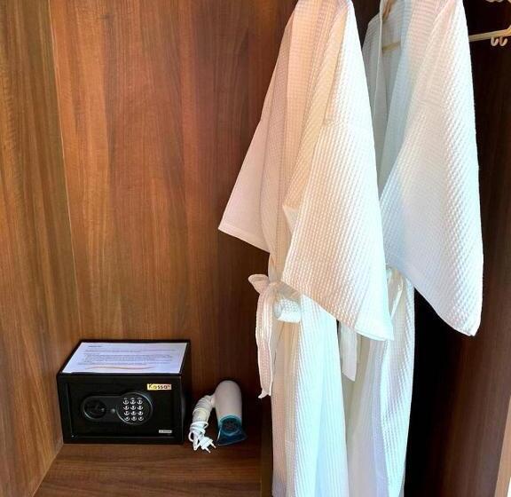 ویلای یک اتاق خوابه با استخر شنا, The Thames Pool Access Resort & Villa   Sha Extra Plus