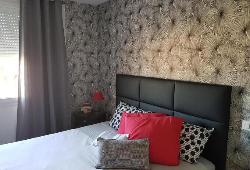 Номер Стандарт, La Villa 13&15