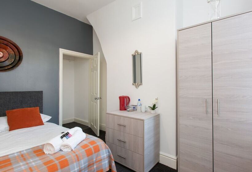 Номер Стандарт Совместная Ванная, Townhouse @ Newlands Street Stoke