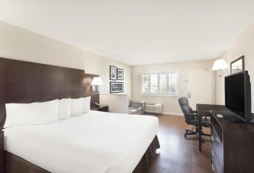 Стандартный Номер Кровать Кинг, Baymont By Wyndham Modesto Salida