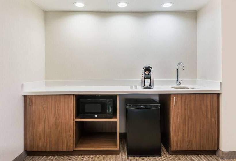 Люкс, Holiday Inn Express Hotel & Suites Bentonville, An Ihg