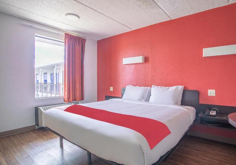 스탠다드 룸 킹사이즈 침대, Lake Park Inn Express
