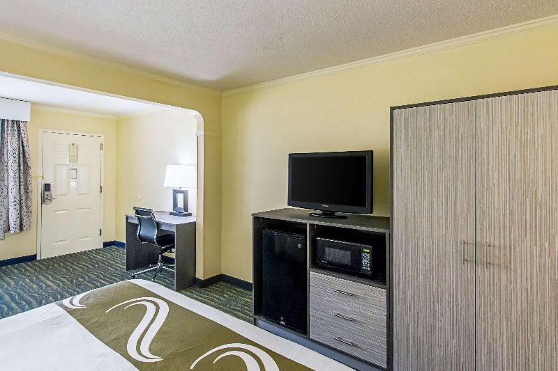 חדר סטנדרט עם מיטת קינג, Quality Inn & Suites Florence Civic Center