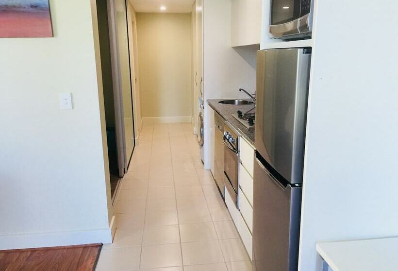 آپارتمان مدیریتی 2 خوابه, Accommodate Sa