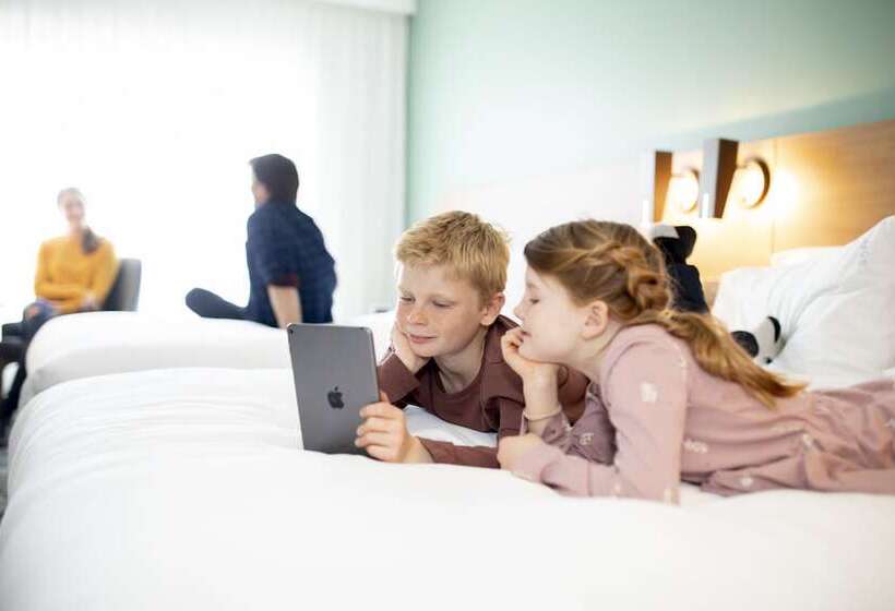 스탠다드 룸 더블 침대 2개, Holiday Inn Express & Suites Queenstown, An Ihg