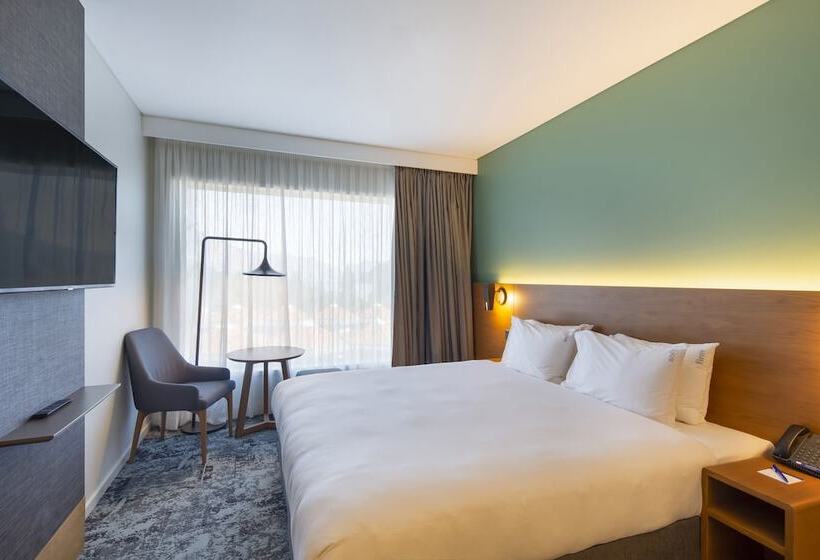 스탠다드 룸 더블 침대, Holiday Inn Express & Suites Queenstown, An Ihg
