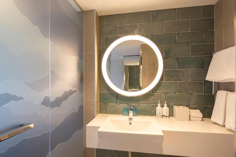 스탠다드 룸 킹사이즈 침대, Holiday Inn Express & Suites Queenstown, An Ihg