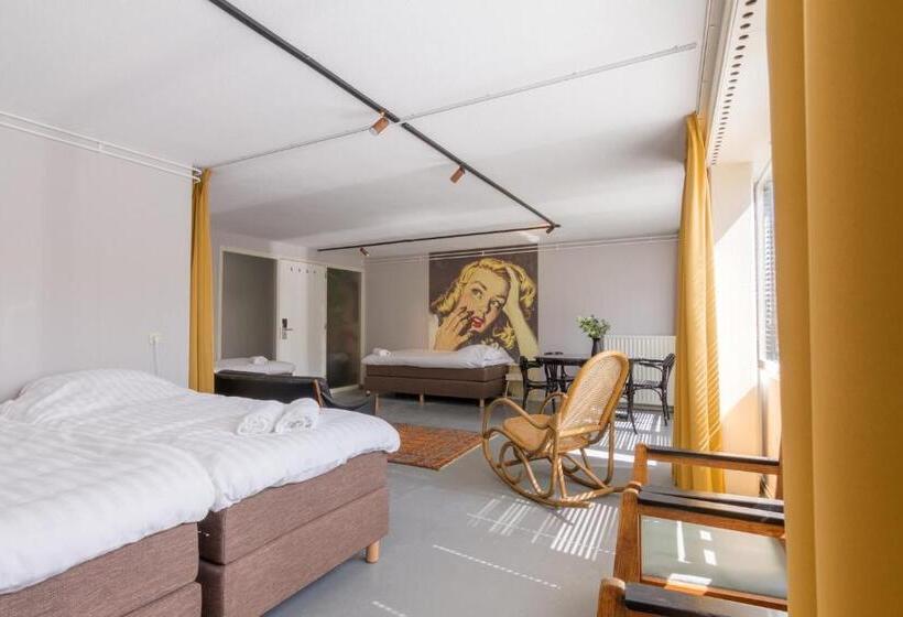 클래식 4인 룸, Pink Flamingo Boutique Hostel