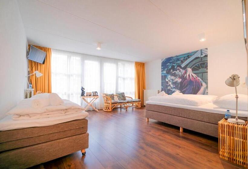 컴포트 트리플 룸, Pink Flamingo Boutique Hostel