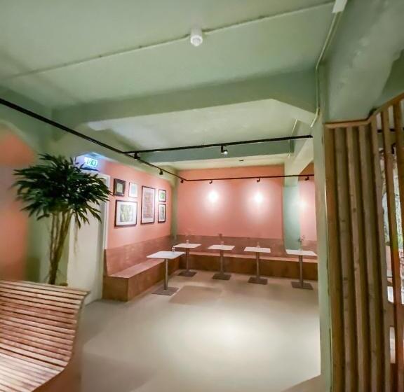 공동 객실, Pink Flamingo Boutique Hostel