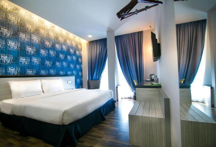 プレミアム４ベッドルーム, Indra Hotel   Boutique Suites