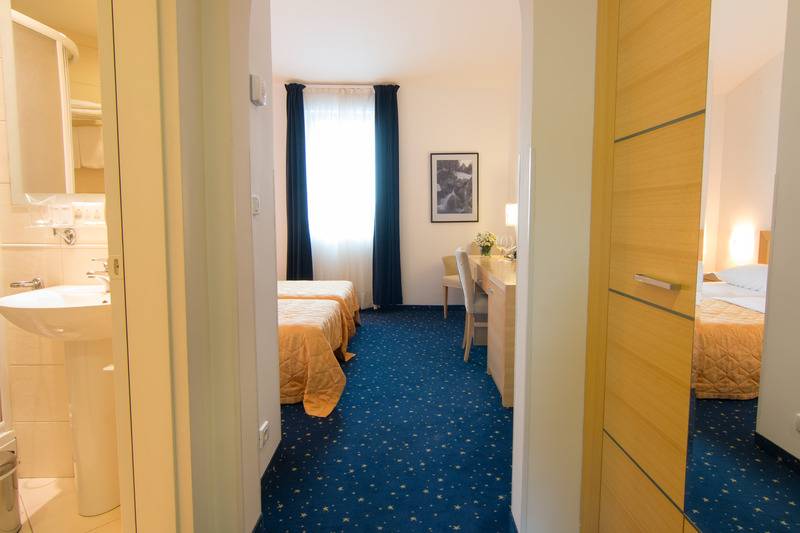 デラックスルーム, Indra Hotel   Boutique Suites
