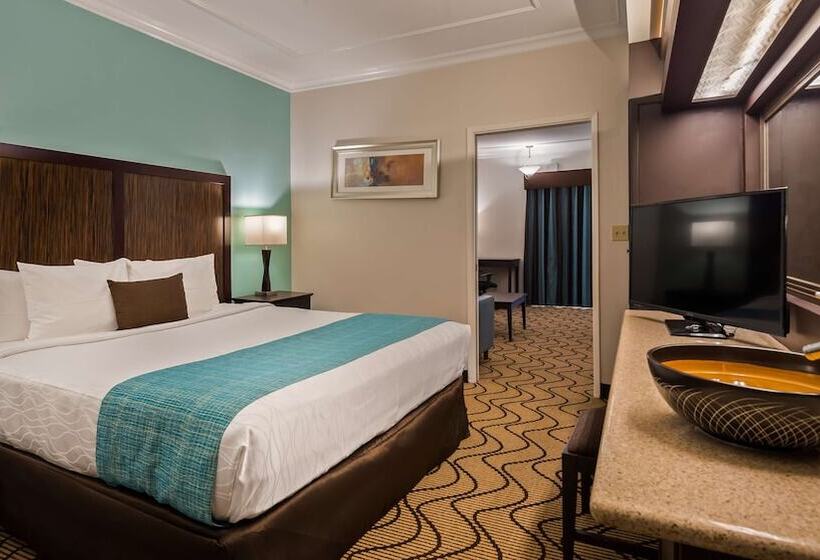발코니가 있는 스위트, Best Western Plus Irvine Spectrum
