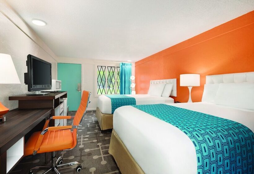 디럭스 룸, Dover Inn And Suites