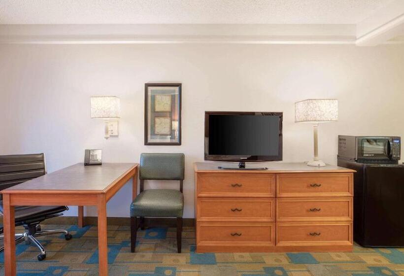 Люкс Кровать Кинг, La Quinta Inn & Suites By Wyndham Ocala