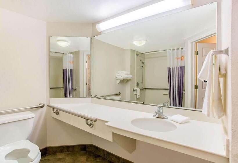 Номер Deluxe, La Quinta By Wyndham Raleigh Durham Intl Ap