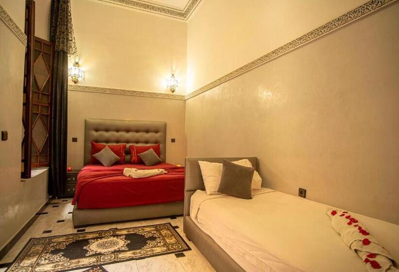 اتاق استاندارد سه نفره, Riad Aymane