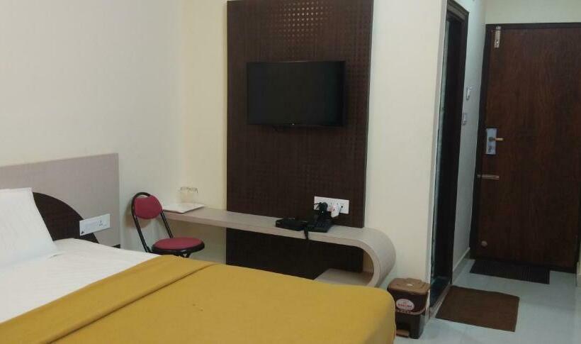 اتاق لوکس با بالکن, Joldal Residency
