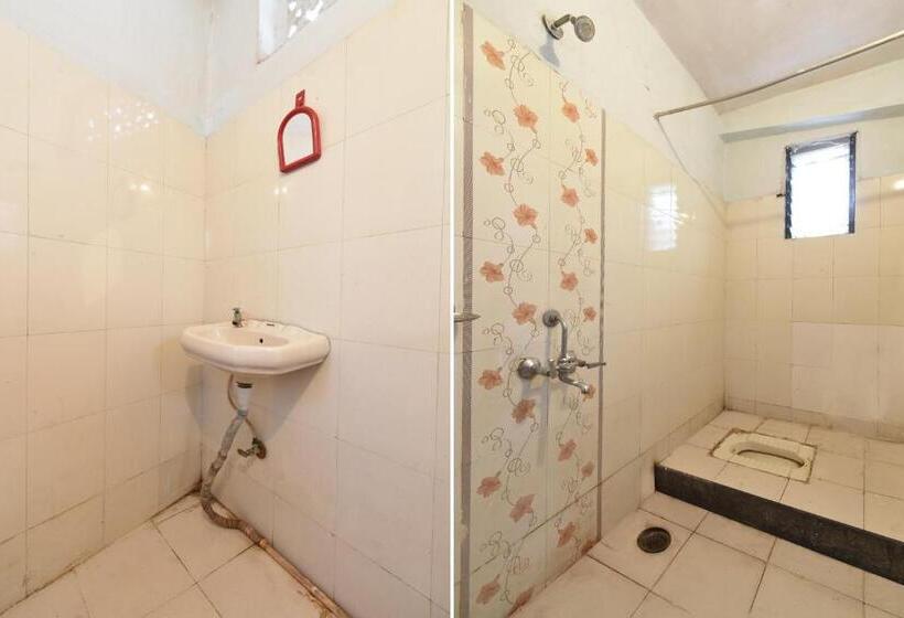 Трехместный Номер Классика, Spot On 64570 Hotel Deepali Lodging