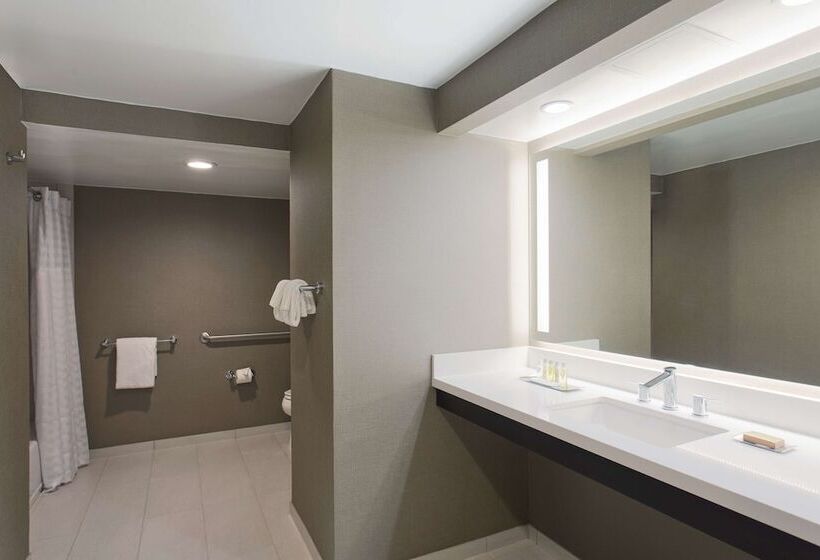 带2个双人床的标准工作室, Doubletree By Hilton Los Angeles  Norwalk