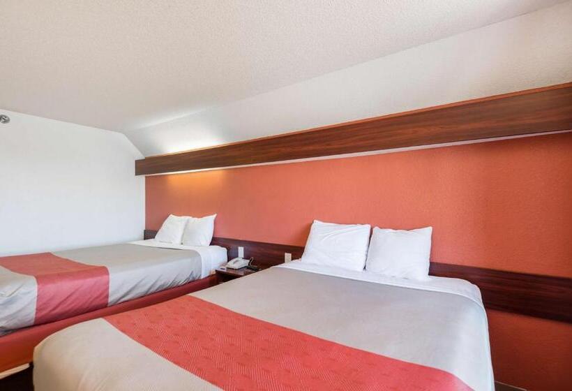 장애인을 위한 스탠다드 룸, Motel 6 Olathe, Ks