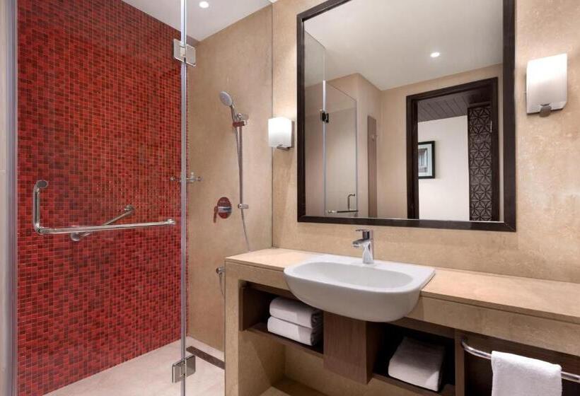 اتاق استاندارد با تخت بزرگ, Ramada Plaza By Wyndham Lucknow