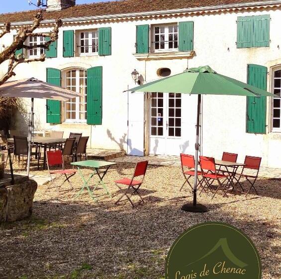 Номер Стандарт Трехместный, Logis De Chenac   Chambres Et Table D Hôtes
