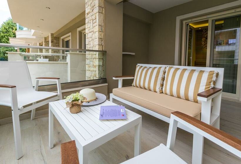 Люкс Deluxe Кровать Кинг, Lobelia Luxury Suites