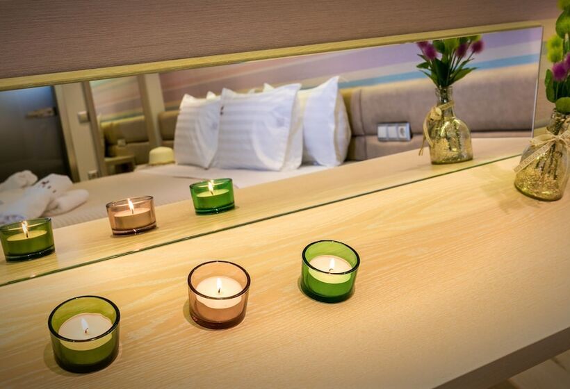 Люкс Deluxe Кровать Кинг, Lobelia Luxury Suites