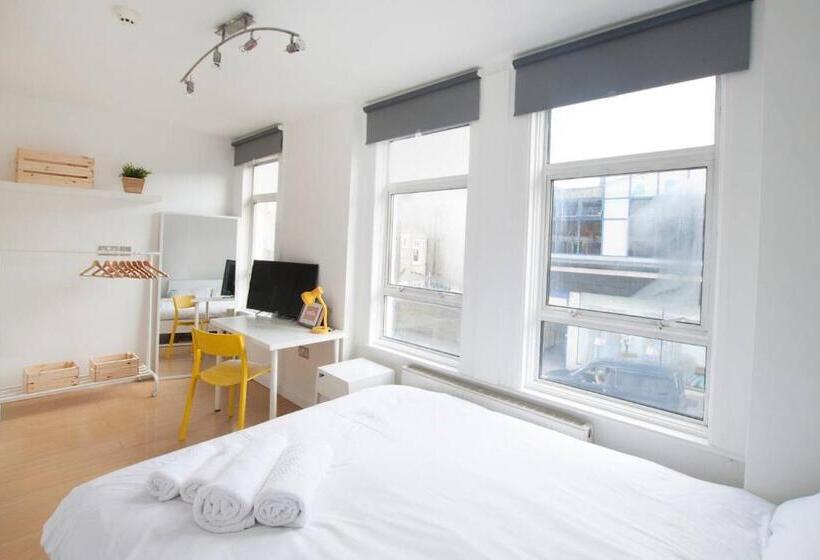 Студия Стандарт, Tooting Broadway Studios & Rooms By Dc London Rooms