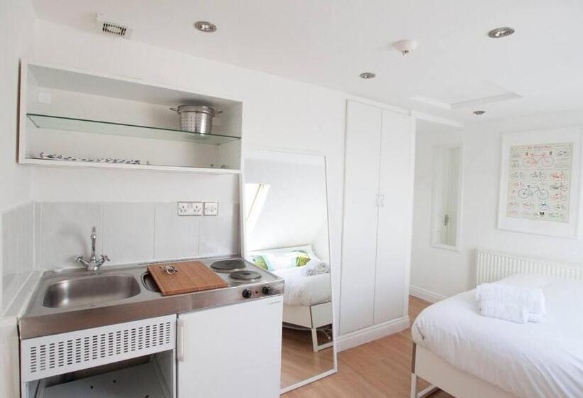 Студия Стандарт, Tooting Broadway Studios & Rooms By Dc London Rooms