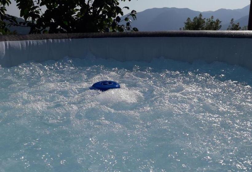 Номер Стандарт Вид на Озеро, Agriturismo Cascina Lert