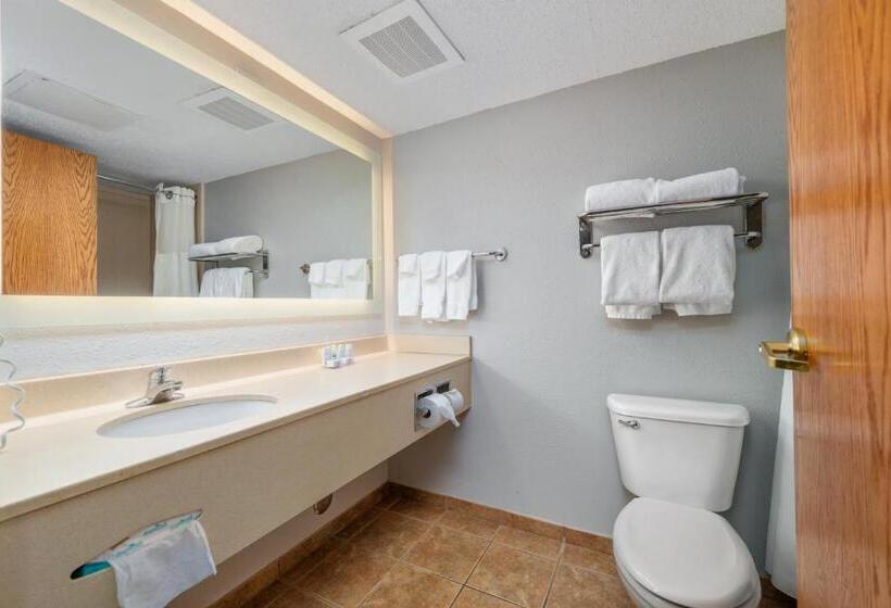 סוויטה נוף לבריכה, Ramada By Wyndham Sioux Falls Airport   Waterpark Resort & Event Center