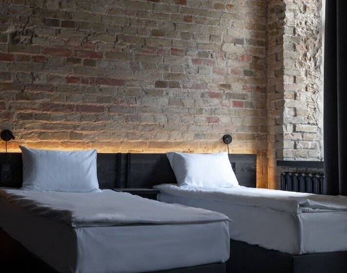 اتاق استاندارد, Globe Runner Hotel & Hostel